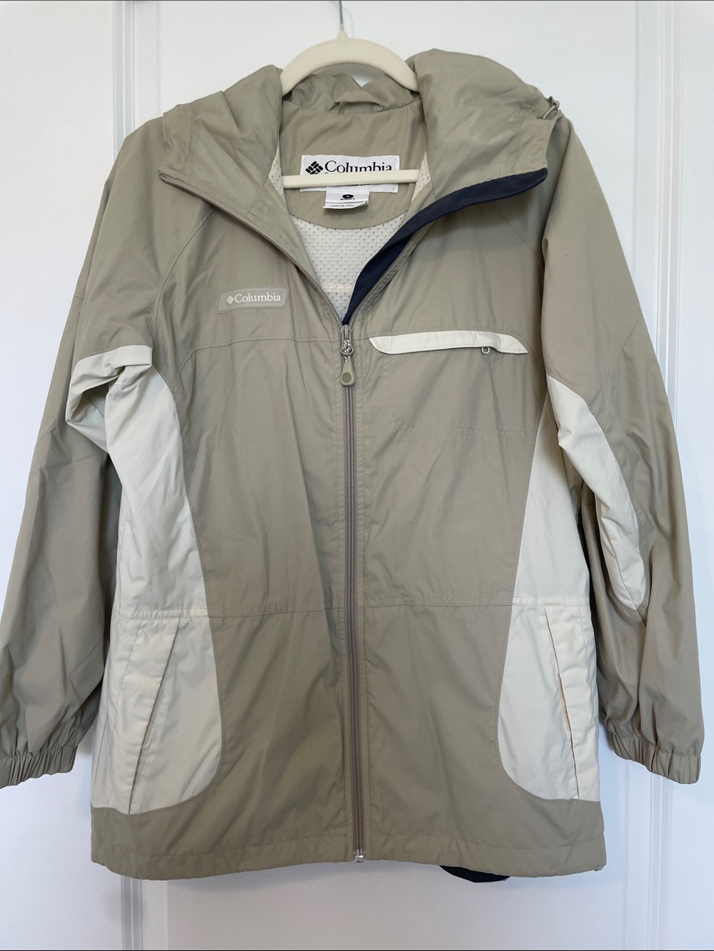 Columbia Women’s Two-Tone Beige and Cream Hooded Rain Jacket